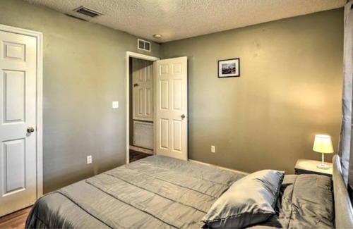 Deltona Lakes House | Deltona Retreat~23 Mi to Daytona
