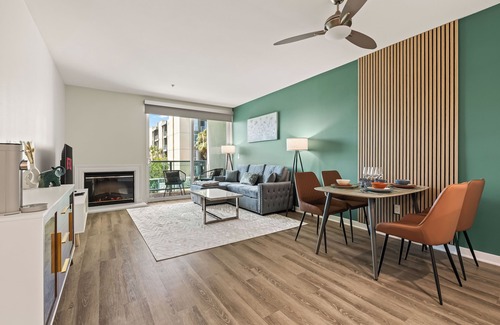 Marina del Rey Apartment | Deluxe 1-bedroom in charming Marina del Rey with Pool, Parking & GYM