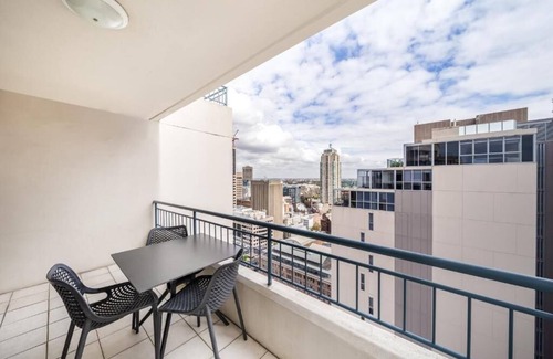 Surry Hills Apartment | Deluxe 2 Bedroom Apartment @ Castlereagh Street, Sydney CBD