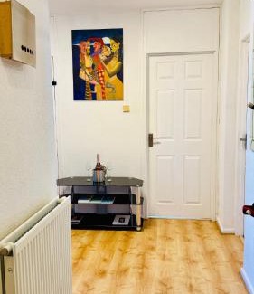 Oval Apartment | Deluxe 2B City View Appartment Zone 1