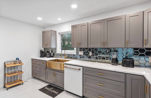 Atlanta House | Deluxe 3Bed 3Bath Home - Dresden East Neighborhood Atlanta