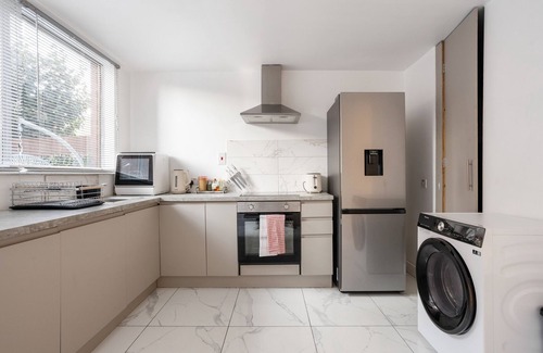 Maida Vale House | Deluxe 3BR House | 12mins to Kilburn Station | ST
