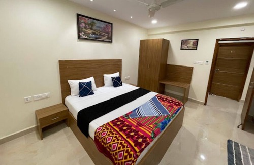 Tirupati Hotel | Deluxe AC Room near Alipri checkpost