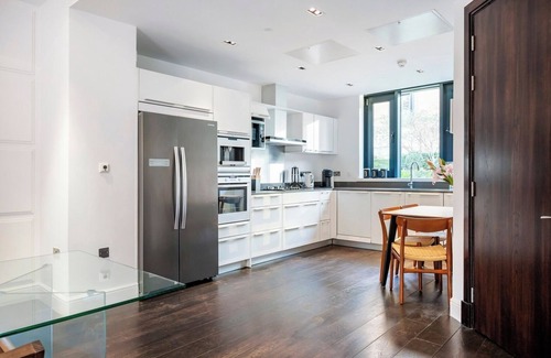 Camden Town with Primrose Hill House | Deluxe and Peace in Primrose Hill