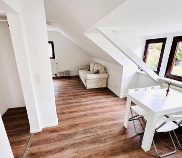 Stuttgart Apartment | Deluxe Apartment Stuttgart Zuffenhausen