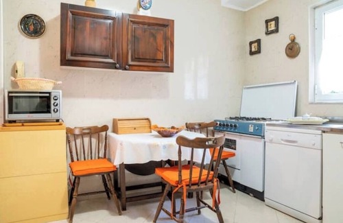 Vomero House | Deluxe Apartment with Garden in Vomero