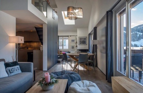 Gstaad Apartment | Deluxe Apartment with Mezzanine
