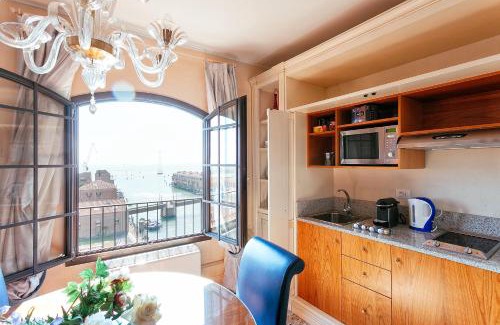 Molina Apartment | Deluxe Apartments Lagoon View