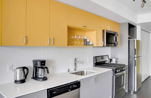 Wilburton Apartment | Deluxe Bellevue 1BR w/Gym & W/D, near Spring District, by Blueground