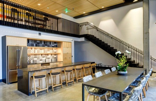 Wilburton Apartment | Deluxe Bellevue 1BR w/Gym & W/D, near Spring District, by Blueground