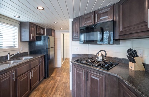 Camp Verde Cabin | Deluxe Cabin Sleeps 6 (1 Bedroom w/loft and sofa sleeper) at Resort