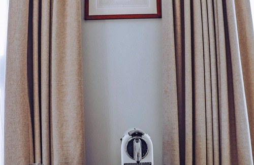 Milford House | Deluxe Corner Room, Hotel Fauchere, Pet-Friendly, Outdoor Fireplace, Downtown