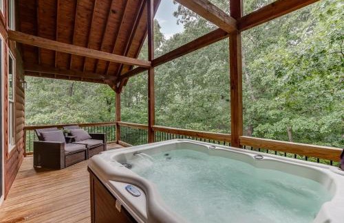 Cleveland House | Deluxe Couples Cabin on Creek