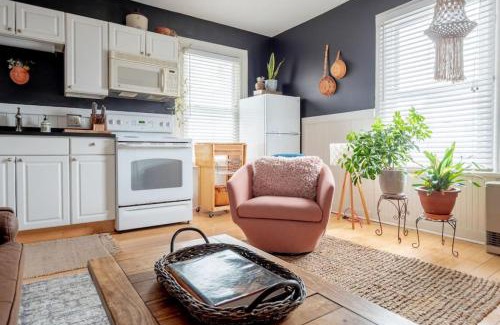 Winooski Falls Mill District Apartment | Deluxe Cute Apt Walk to Restaurants