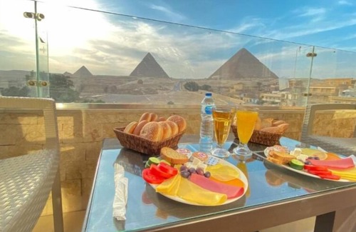 Al Manial Apartment | Deluxe Double or Twin Room with Balcony Pyramids view