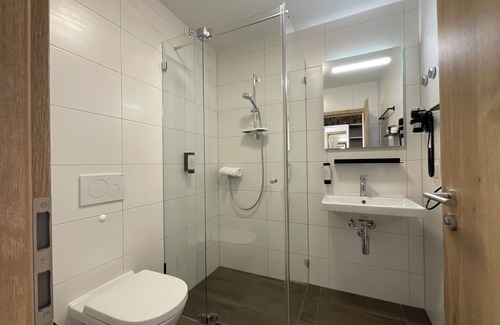 Estenfeld Hotel | Deluxe double room with underfloor heating