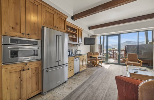 Kimball Junction Condo | Deluxe Double Suites Newpark Hotel 216AB Private Hot Tub + Resort Amenities