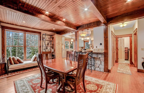 North Creek House | Deluxe, Four-Story Mountain Home with Fast WiFi and Central AC - Near the Slopes