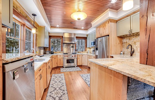 North Creek House | Deluxe, Four-Story Mountain Home with Fast WiFi and Central AC - Near the Slopes