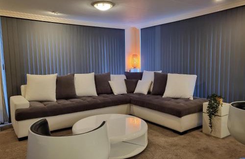 Krachtighuizen Villa | Deluxe Holiday Home