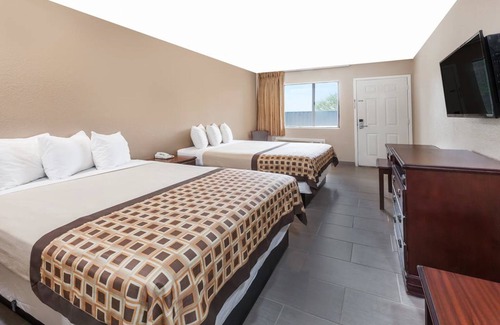 Denton Hotel | Deluxe Inn Denton