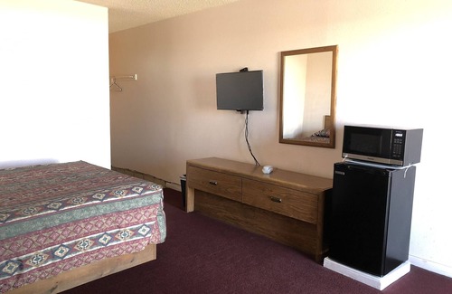 Socorro Hotel | Deluxe Inn Motel