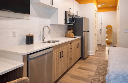 12 South Apartment | Deluxe King | Minutes to Downtown | 12 South Hotel