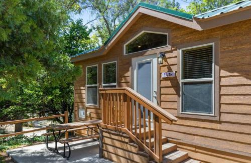 Kernville House | Deluxe little cabin 2 min stroll to Kern River