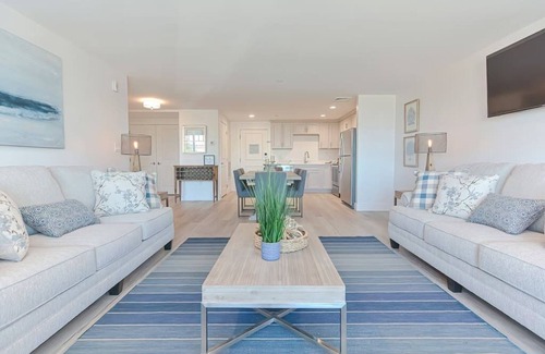Plymouth Cultural District Condo | Deluxe Oceanview Plymouth Waterfront Condo