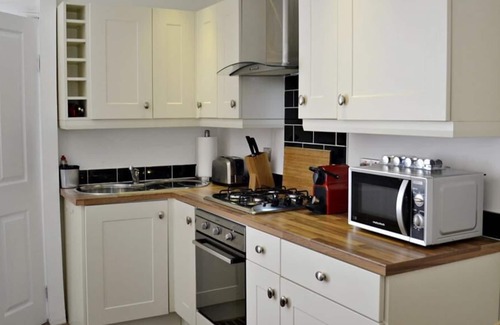 Falkirk Apartment | Deluxe One Bedroom Apartment 116