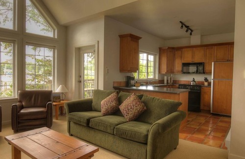 Ucluelet Condo | DELUXE ONE BEDROOM KING SUITE + OUTDOOR SOAKER TUB ON PATIO