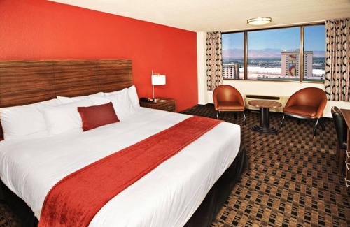Downtown Las Vegas Hotel | Deluxe One King Room at The D Las Vegas