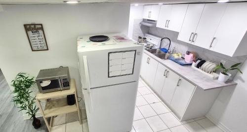 Steeles House | Deluxe Queen Rooms with Privated Bathroom