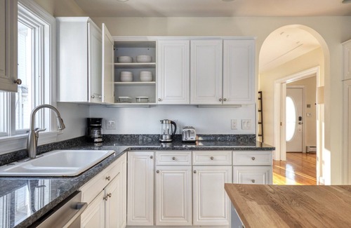 Wollaston Apartment | Deluxe Quincy 3BR w/W/D, nr Red Line, by Blueground