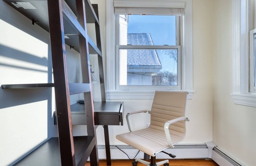 Wollaston Apartment | Deluxe Quincy 3BR w/W/D, nr Red Line, by Blueground