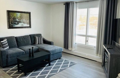 Fairbanks Apartment | Deluxe Room Apartment #9