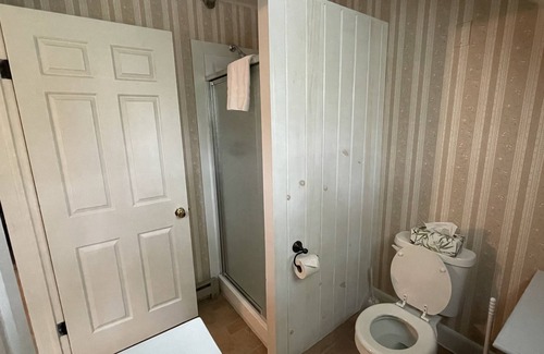 West Dover Bed & Breakfast | Deluxe Room with Fireplace Room 1