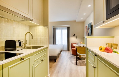 Les Halles Apartment | Deluxe Studio Apartment in Les Halles Paris