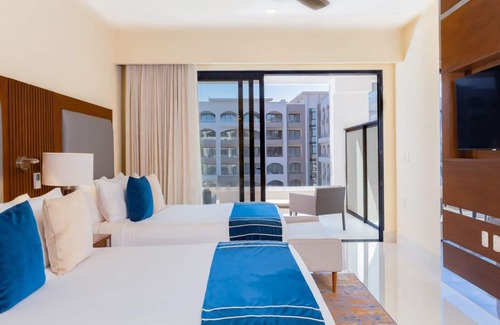 Cabo San Lucas Hotel | ✩ Deluxe Studio ✩ 549ft² ✩ Stunning Sunset ✩ Private Terrace ✩