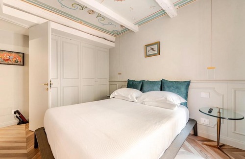 Historic Center Apartment | Deluxe Suite Fine Art Historic Centre