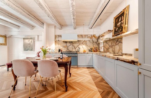 Historic Center Apartment | Deluxe Suite Fine Art Historic Centre