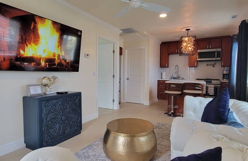 Seaside House | Deluxe Suite for Two, just minutes to Carmel.