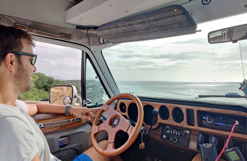 Hilo House | Deluxe Vintage Campervan - from Campervans Big Island