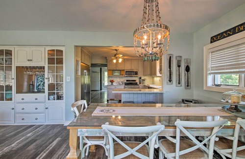 Waterford House | Deluxe Waterford Home w/Views, Outdoor Bar & More