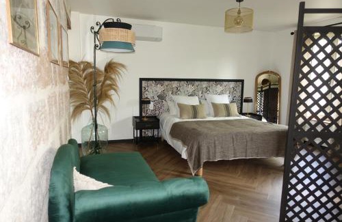Brive-la-Gaillarde Apartment | Demeure de Flore - Hôtel Particulier au Cœur de Brive comprenant 8 appartements de charme