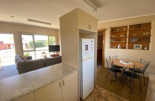 Denhams Beach House | Denhams Beach Cottage