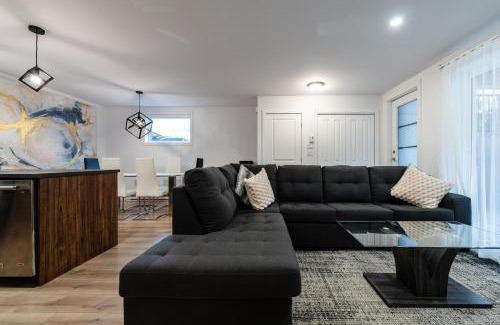 Quartier 5-4 Apartment | Denis
