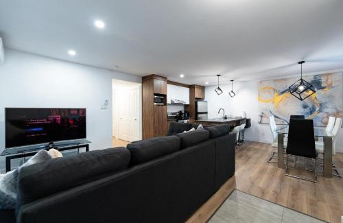 Quartier 5-4 Apartment | Denis