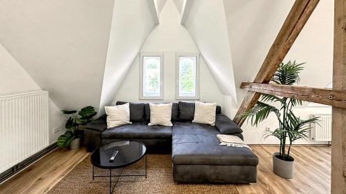 Krefeld Apartment | Denkmal-Apartment zentral in Krefeld mit hohen Decken
