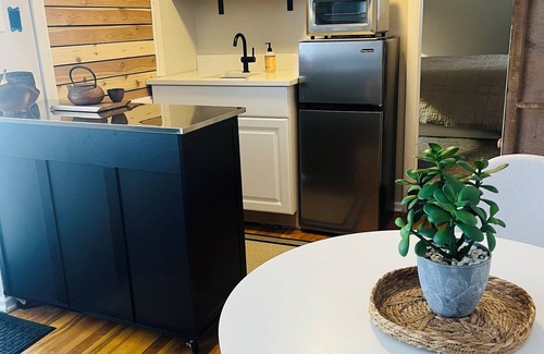 Delmar Parkway House | Denver Aurora new 2 bdrm private yard, Washer and Dryer